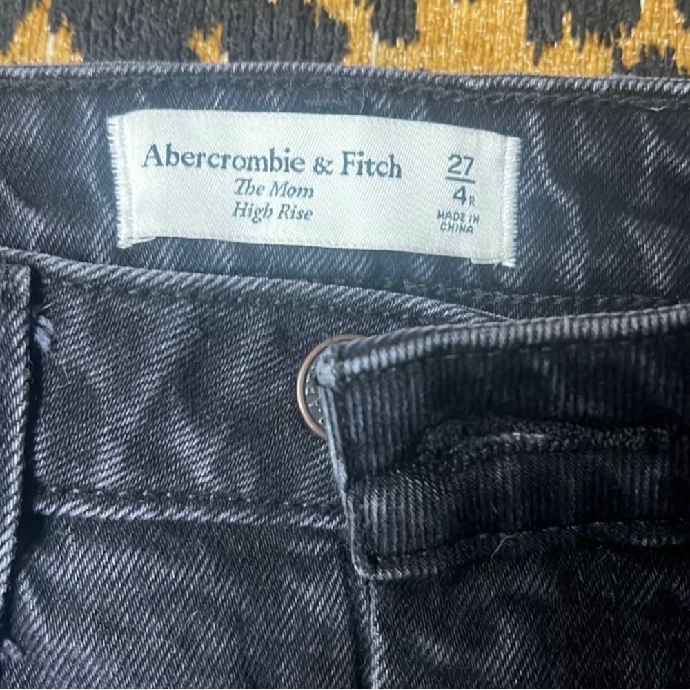Abercrombie and Fitch The Mom High Rise black 27/4R